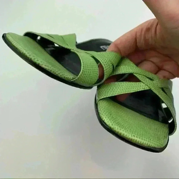 Vaneli heels 8.5 S green leather snakeskin print - Picture 9 of 11